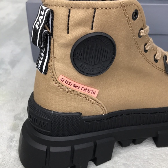 Palladium Revolt Hi TX Women's Boots in Olive New in the box - Picture 4 of 14